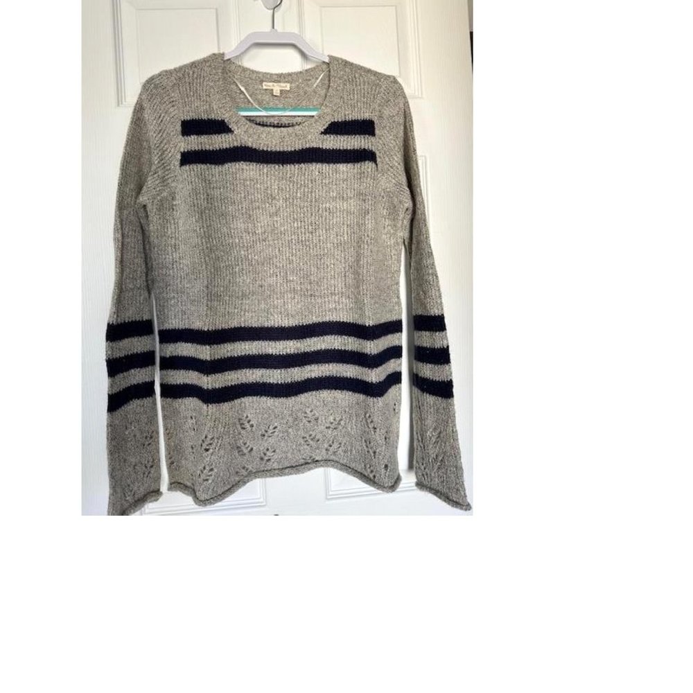 Hem & Thread Pullover Crew Neck Sweater Gray and Navy Sweater Size Large